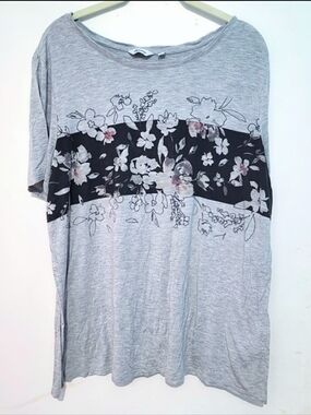 Reitmans comfy casual Floral tee Size Xl